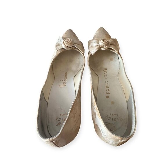 Vintage Brocade/Damask  Ivory Pumps by Sylvia Cristie, Size 7AAA - Picture 6 of 14